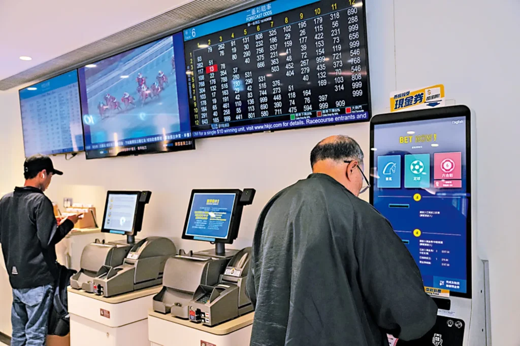 足球盘口分析中亚盘与欧盘的转化与牵引。